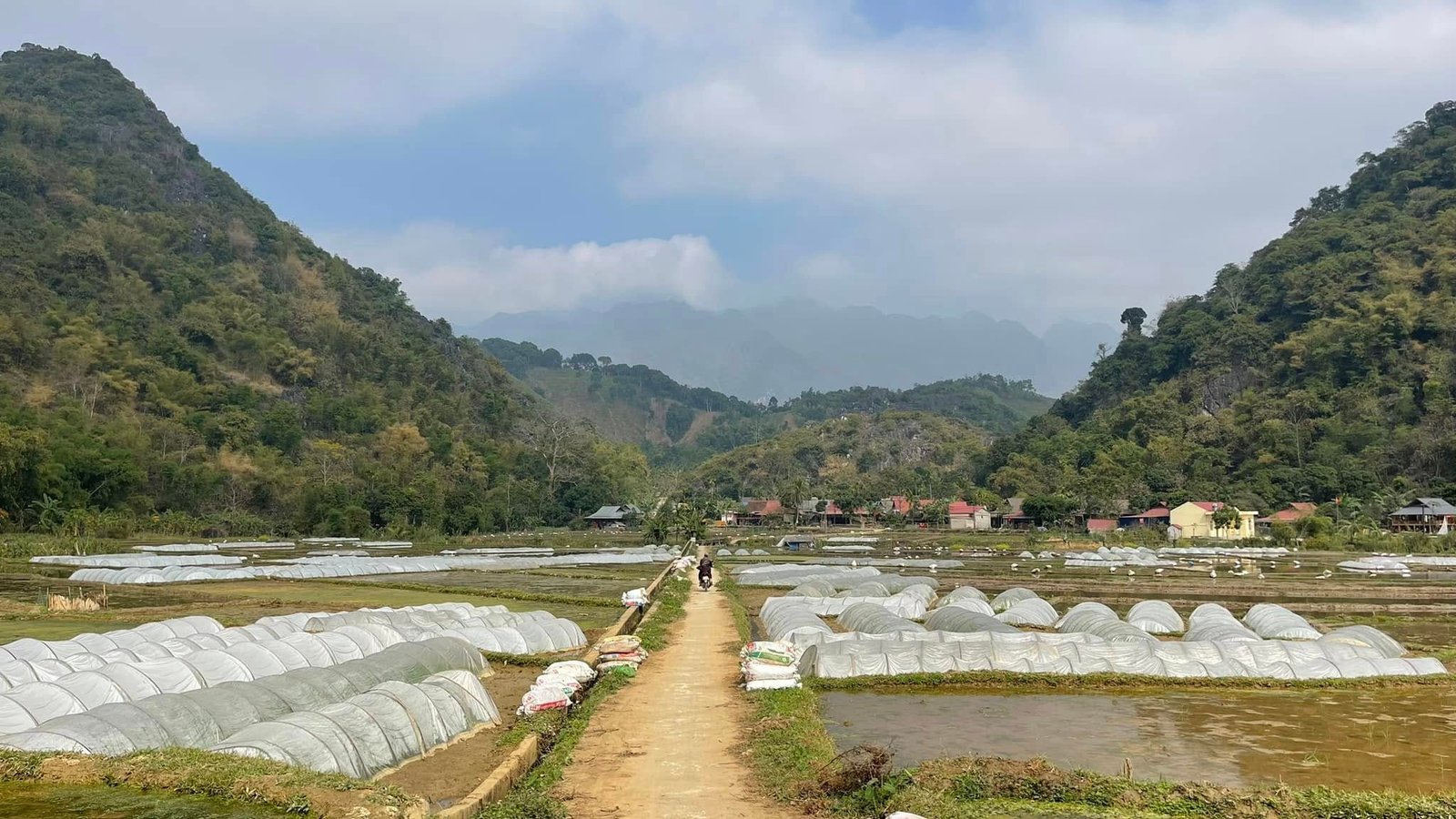 Vietnam Northwest Cycling Adventure Tour 12 Days